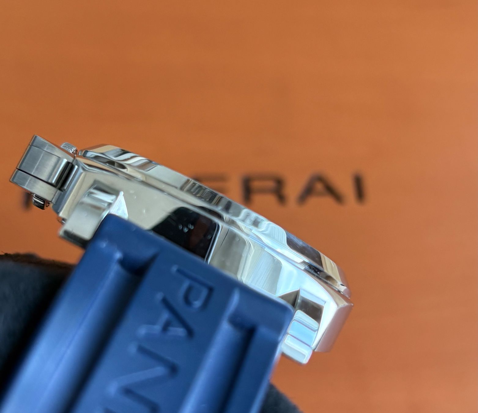 Panerai Uhren: PANERAI Luminor Marina 8 Days PAM00510 – Gebraucht aus Birsfelden von Mynos 9