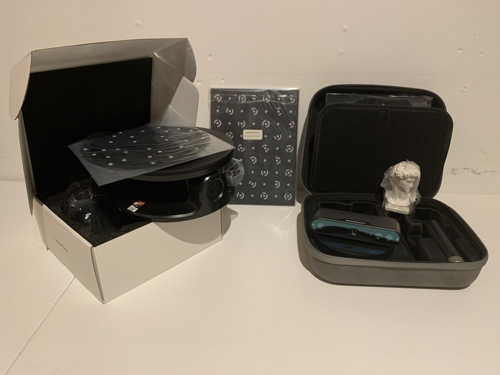 Scanner 3D Revopoint Range - Lumière Structurée Infrarouge, Précision 0.1mm, Plateau Tournant Inclus - Pour Objets Volumineux