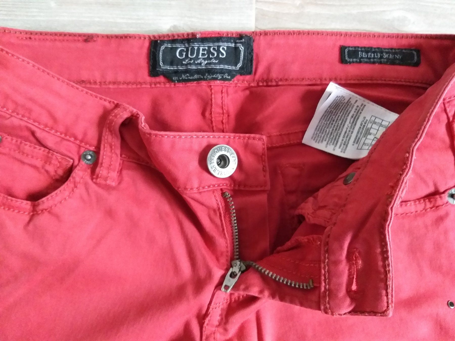 Guess Jeans: GUESS Jeans taille / Grosse 25 – Usato da Cossonay-ville venduto da Super-Price-Quality 2