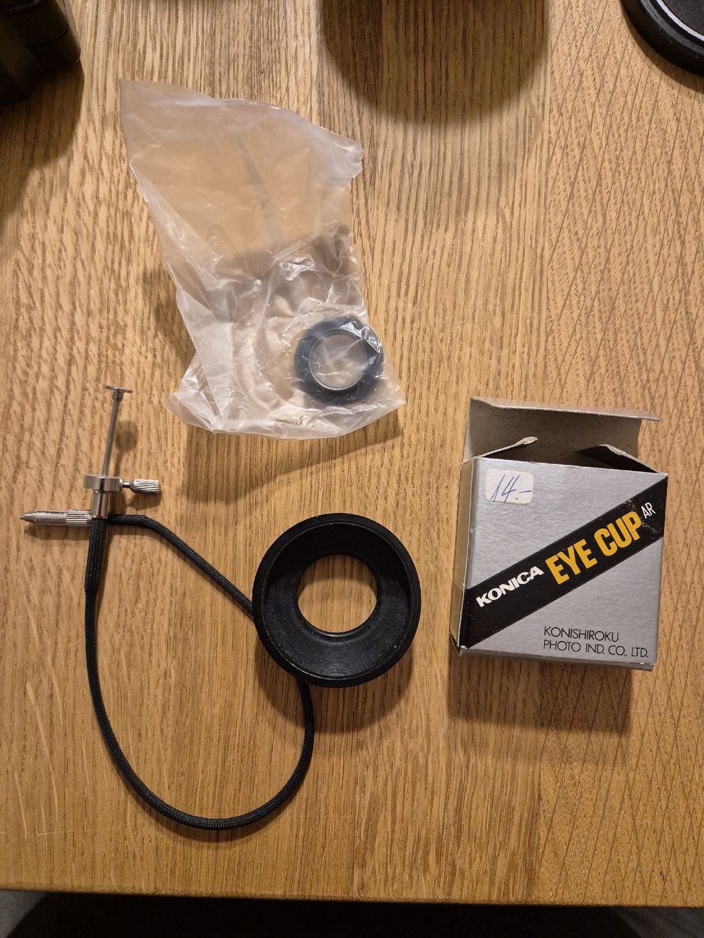 Konica Kamera: Konica Autoreflex T3, 3 Objektive, Telekonverter, Blitz etc. – Gebraucht aus Gisikon von Spunk 9