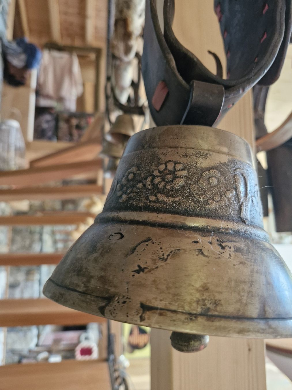 Cloches & sonnailles: Glocke Treichel  – D'occasion à Guarda par rue_bpd7 1