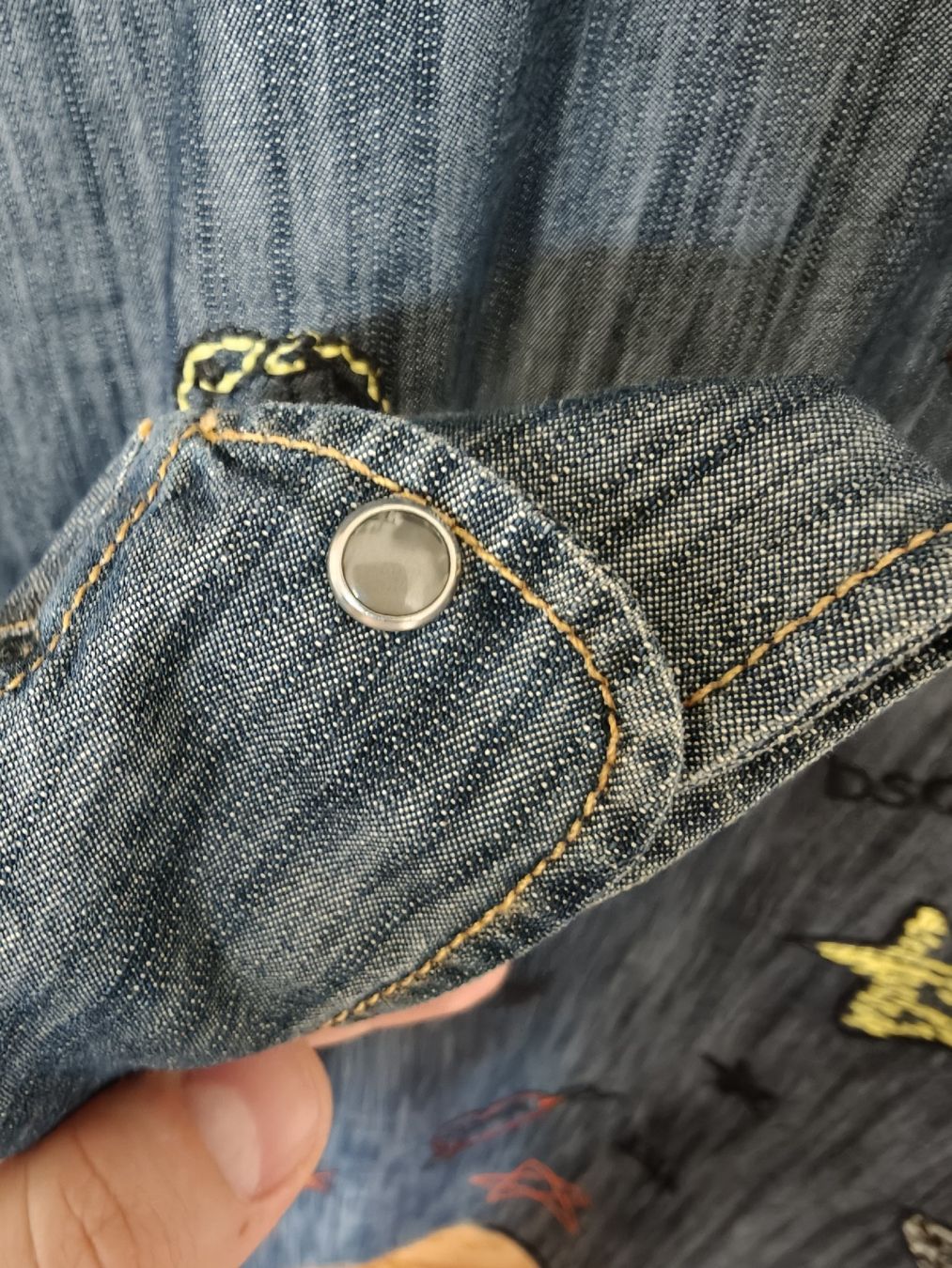 Dsquared2 Camicie: Dsquared2 Jeanshemd Gr. 50 mit Stickerei – Usato da Zürich venduto da Niko80046 3