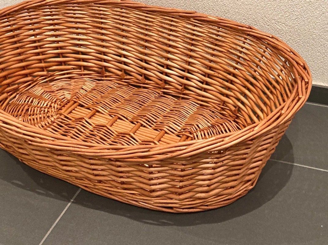Niches, paniers: Hundekorb Katzenkorb oder Geschenkkorb  geflochten aus Weide – Neuf (Voir description) à Kloten par Narenjina 1