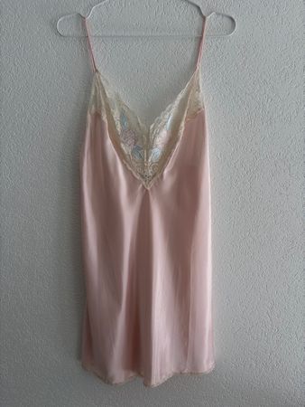 Nuisette Val Mode rose avec dentelle taille M made in usa 