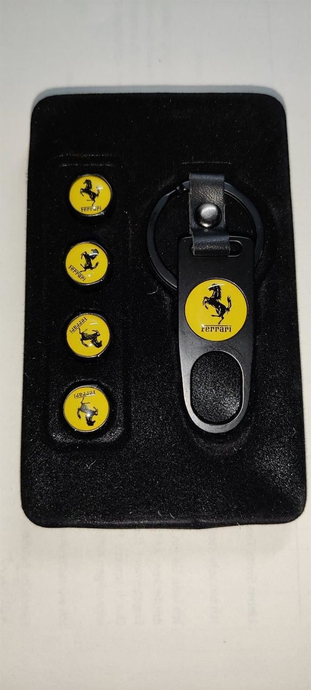 Ferrari Tutti pezzi di ricambio auto: Ventilkappen Schwarz mit Ferrari Logo – Nuovo e nell'imballaggio originale da Wohlen AG venduto da Rianxo 1
