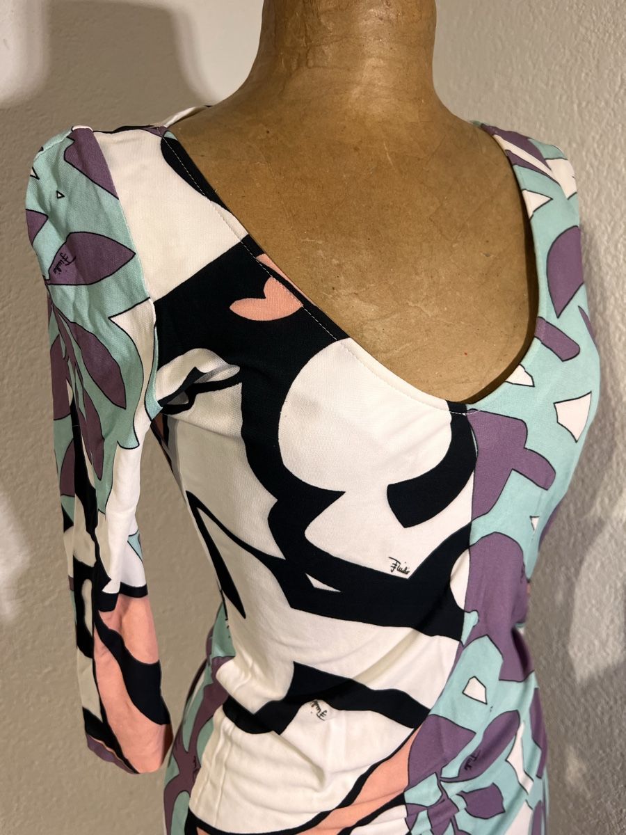Emilio Pucci Robes: Robe Emilio Pucci – D'occasion à St-Pierre-Clages par ste_xk6p