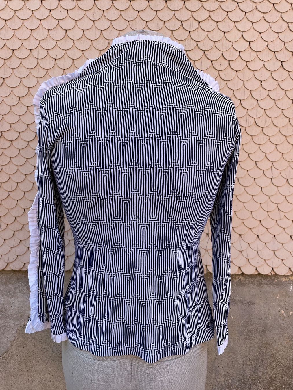 Blusen: Uniques RAYURE PARIS Jäckchen / Bluse Gr. 40 – Gebraucht aus Frasnacht von GracyStore 1