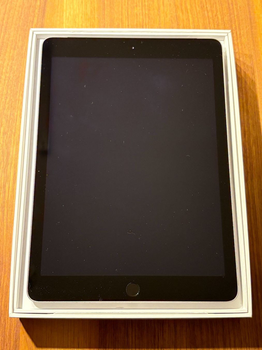 Apple Tablettes PC: Apple iPad (5. Generation) – D'occasion à Jens par traderly 2