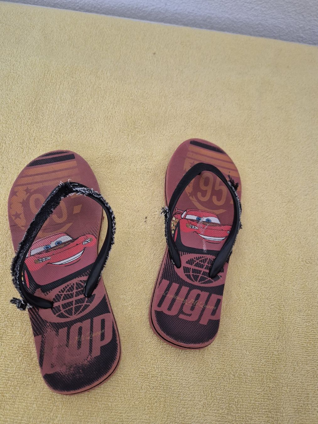 Scarpe per ragazzi: Flip Flop – Usato da Hörhausen venduto da Nuage81 1