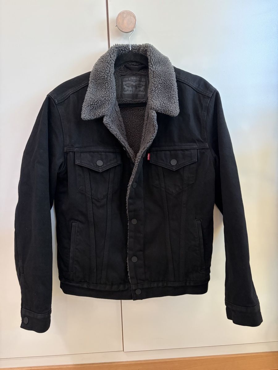 Levi's Giacche: Levi's Black Denim Sherpa Jacket - Size S – Usato da Genève venduto da car_vg8r