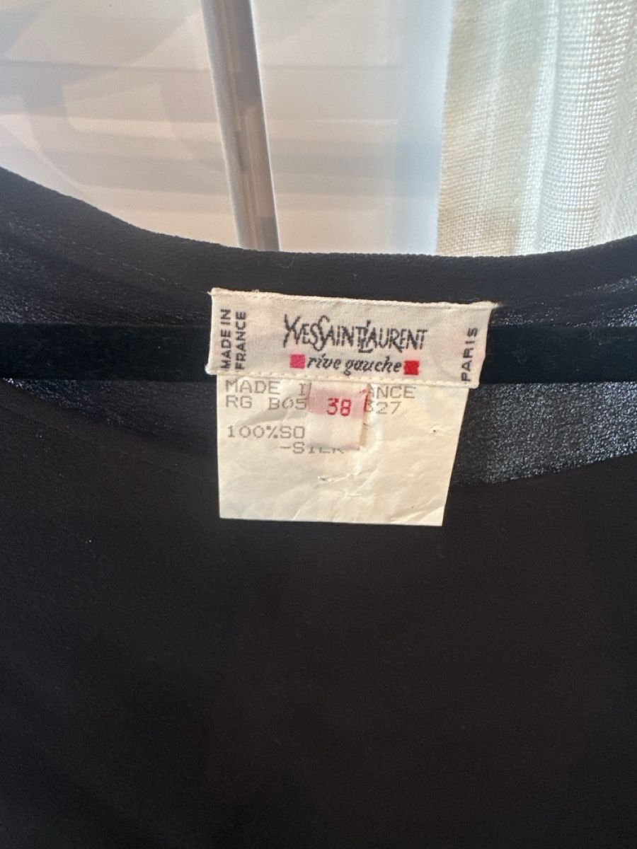Saint Laurent Top: Yves Saint Laurent 100% silk Size 38 – Usato da Cologny venduto da pichi26 1