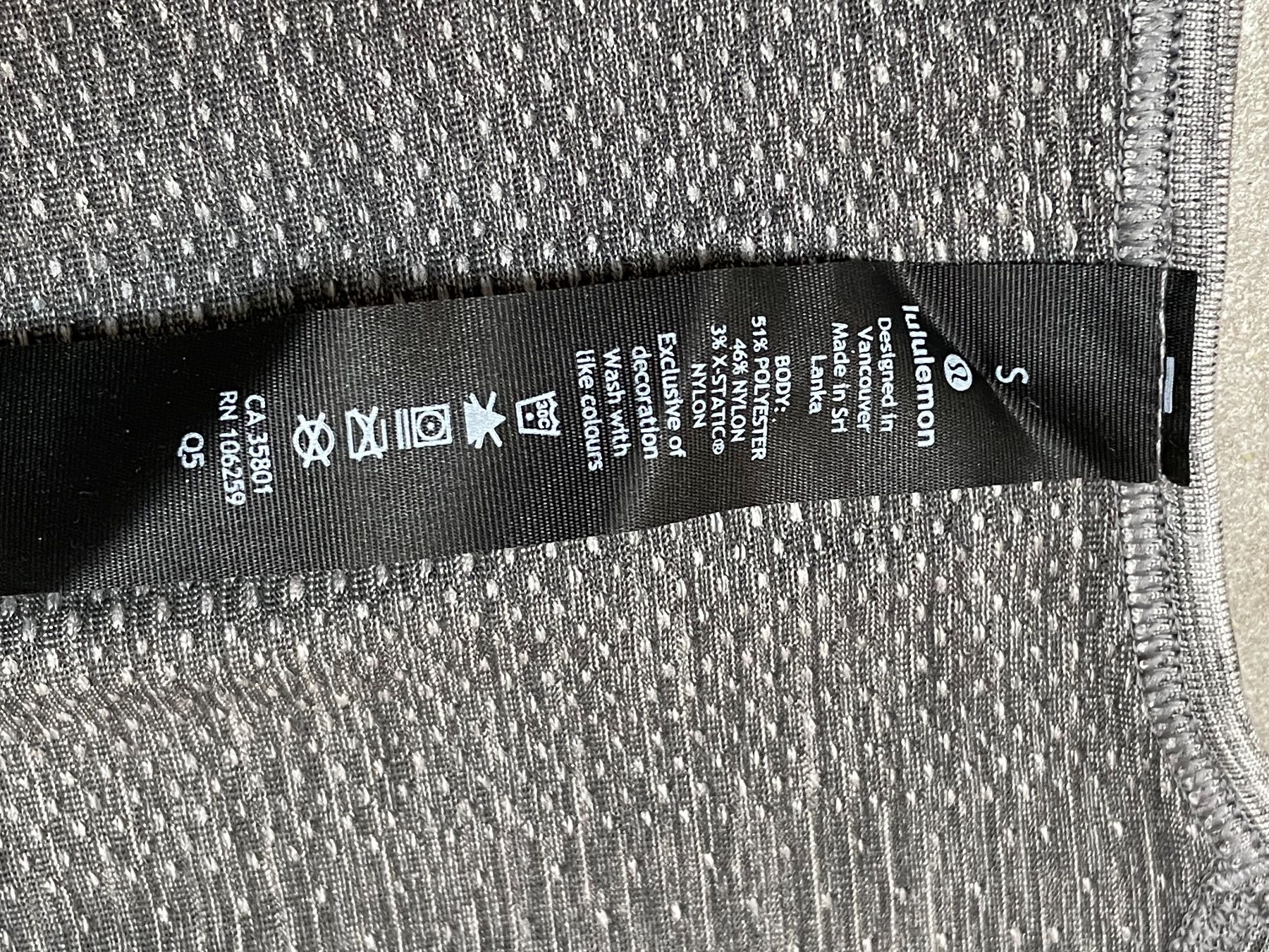 Lululemon T-Shirts: Lululemon Top NEU - Metal Vent Tech Tank – Neu und originalverpackt aus Bern von lolapennt 7