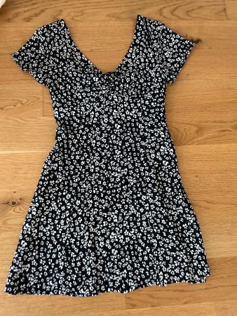 Blümchenkleid Sommerkleid Gr. S Schwarz-Weiss Kurzarm