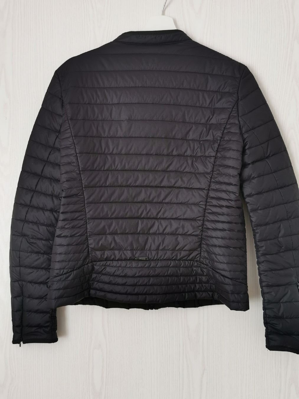 Guess Giacche: Guess-Jacke schwarz M/L – Usato da Ebnat-Kappel venduto da ani_fq2z 6