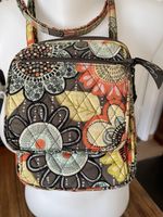 Sac bandoulière Vera Bradley fleuri - parfait pour l'été!