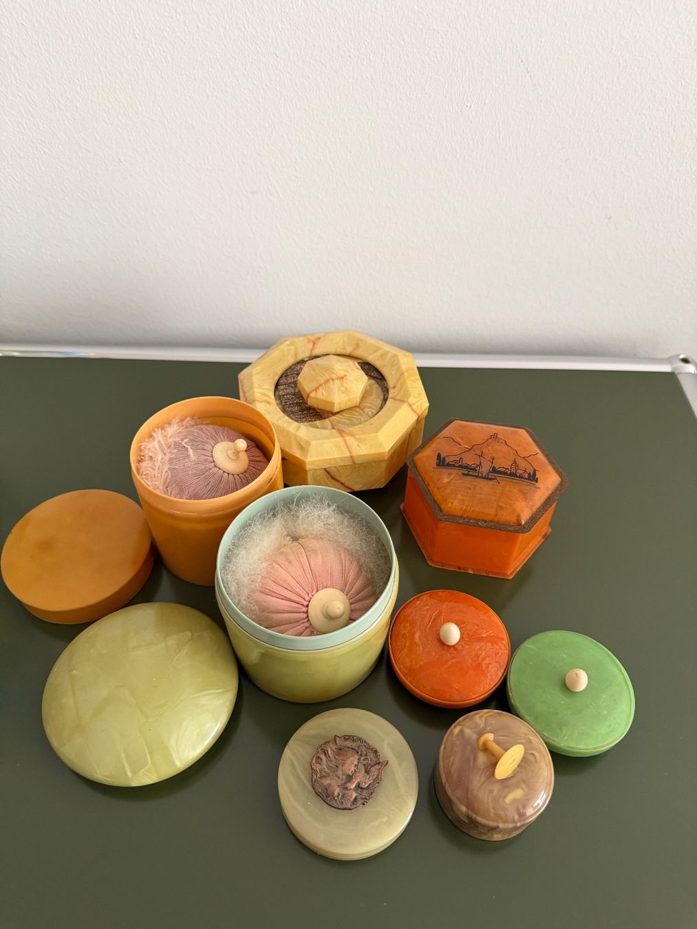 Tutte le decorazioni: Vintage Puderdosen und  Schatullen – Usato da Frauenfeld venduto da trouvaille_8500 1