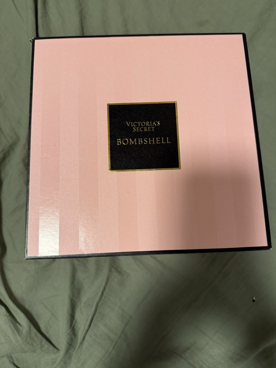 Victoria's Secret Profumi & Eau de Toilette: Victoria's Secret Bombshell Set - Neu – Nuovo e nell'imballaggio originale da Lenzburg venduto da car_pzg8 1