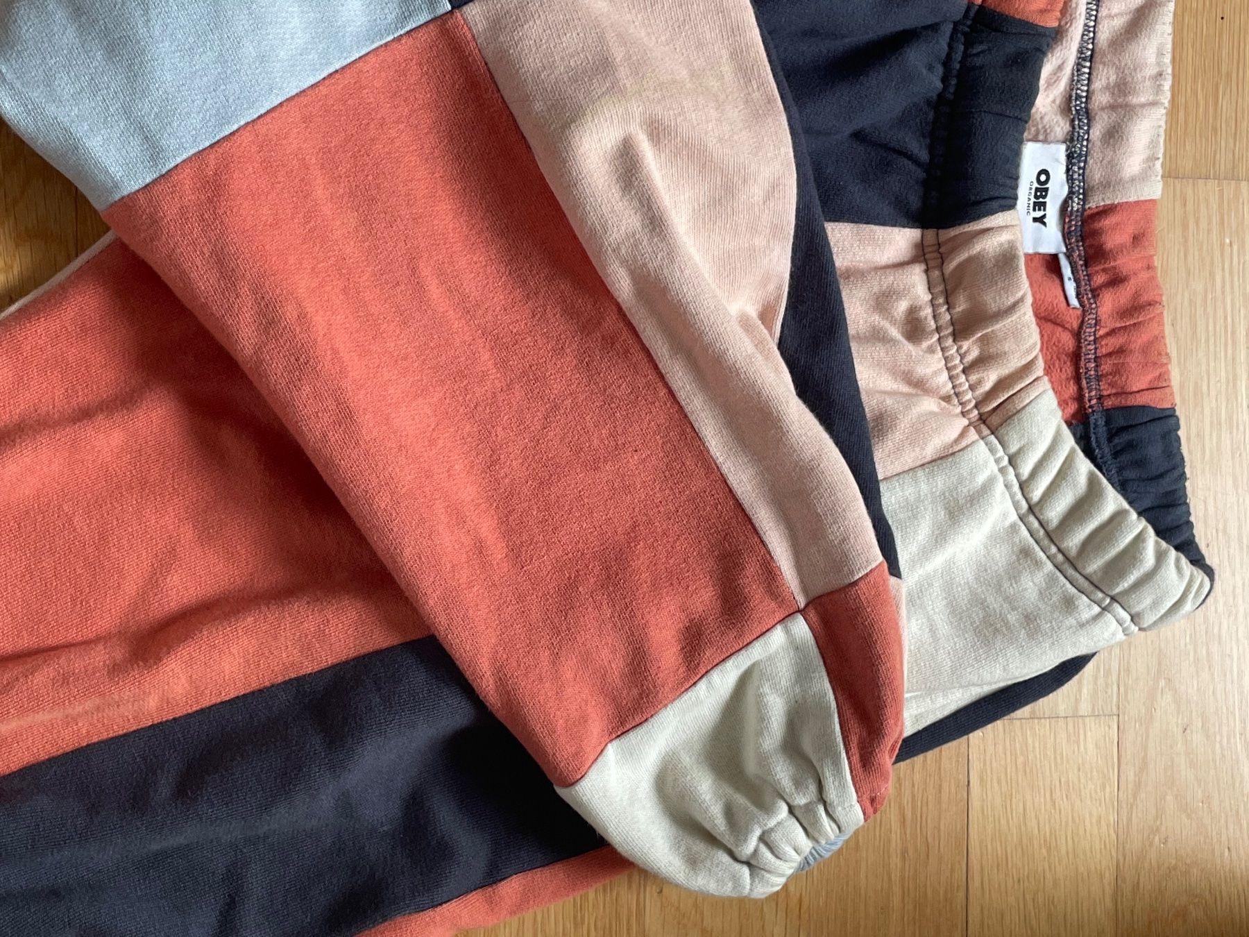 Obey Pantalons: Hose Patchwork OBEY farbig Grösse M guter Zustand – D'occasion à Basel par ste_p5z7 2