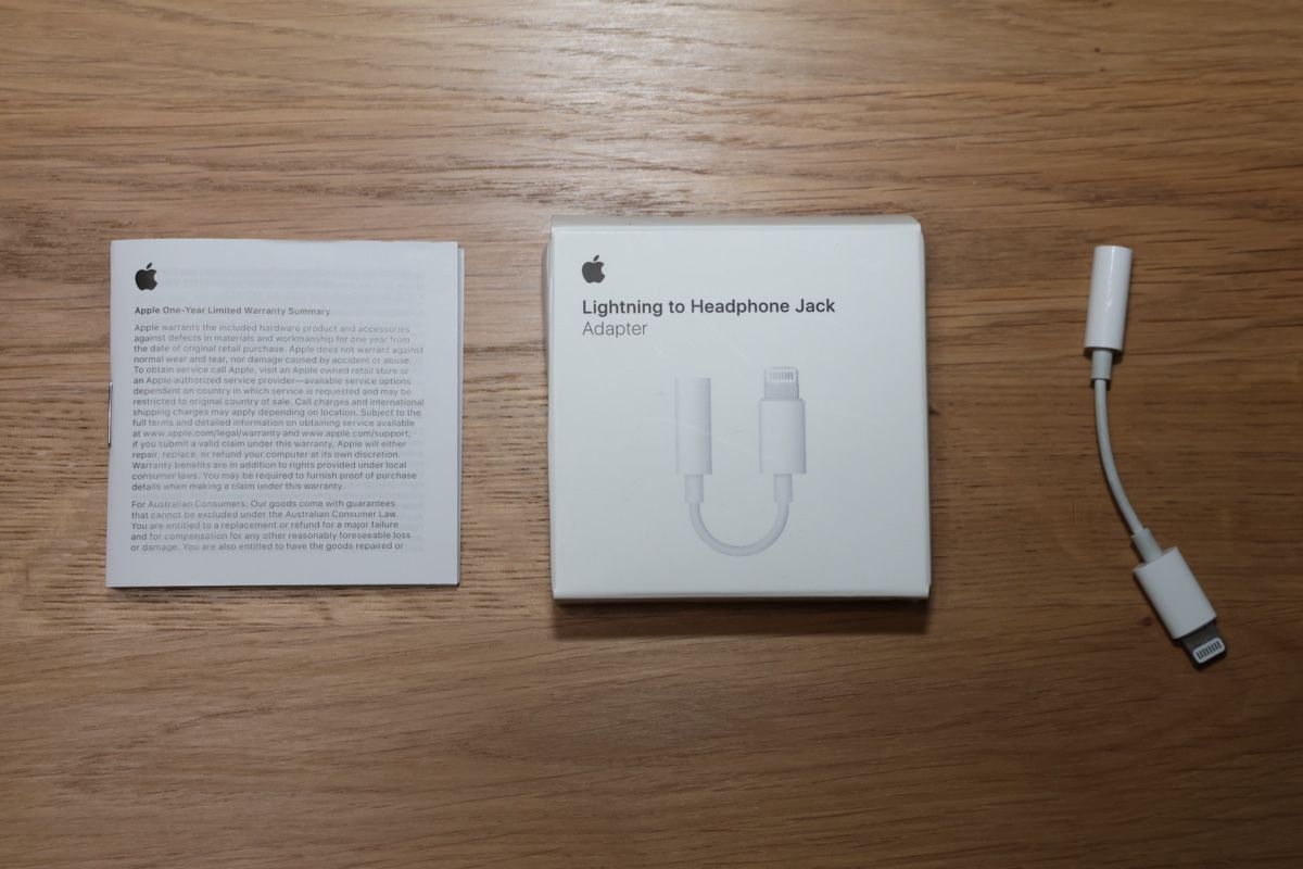 Apple Unità & Adattatore: Apple Lightning auf 3.5mm Kopfhöreranschluss Adapter – Usato da St. Gallen venduto da UsDeSchwiz
