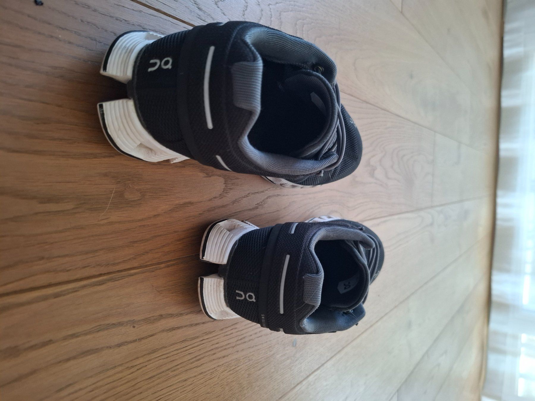 On Scarpe da donna: On Running CLOUD 5 schwarz – Usato da Neftenbach venduto da Pia020 1