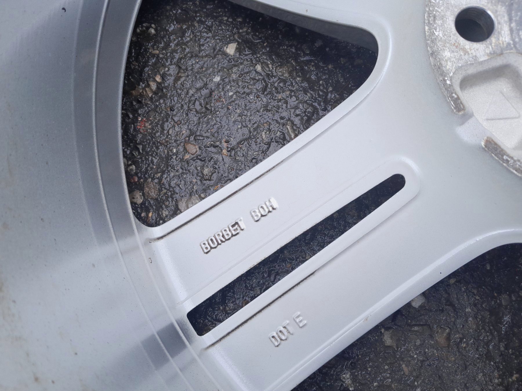 Volkswagen Pneumatici & Ruote complete: Komplettrad Mallory VW Tiguan – Usato da Menzingen venduto da Staub-Landtechnik 6
