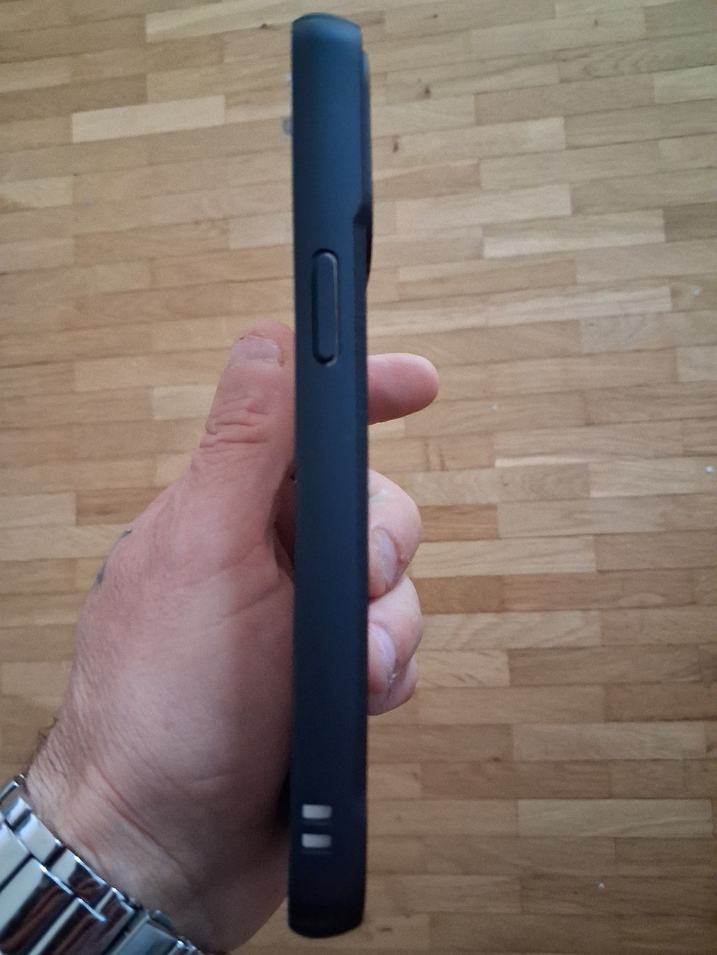 Apple Cover & Protezioni schermo: Cover iPhone 13 Pro Max Nera con supporto MagSafe integrato – Nuovo e nell'imballaggio originale da Jona venduto da api_sdn2 1
