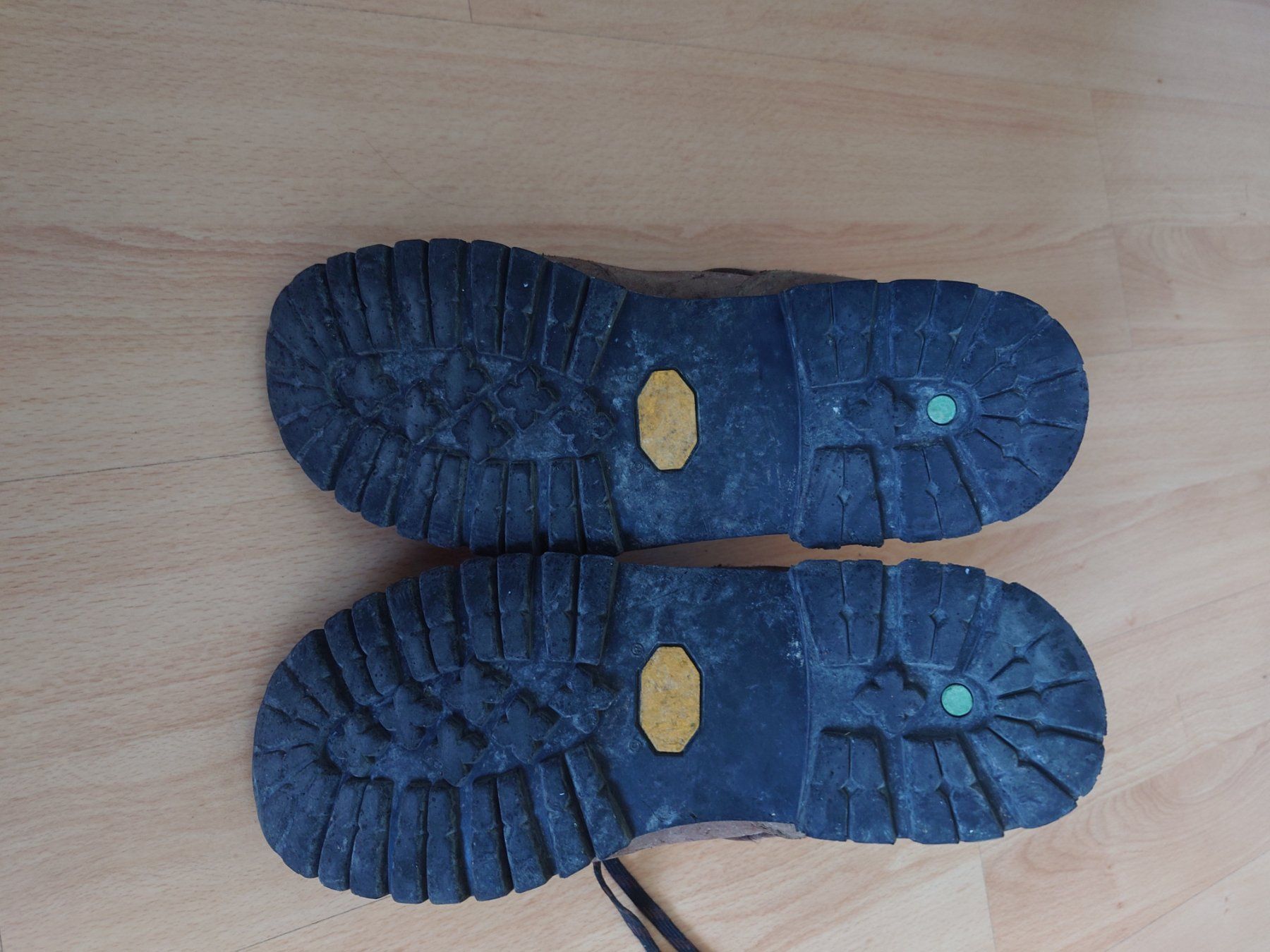 Meindl Herrenschuhe: Leder-Wanderschuhe / klassische Bergschuhe – Gebraucht aus Zürich von MiHa_XXXX 1