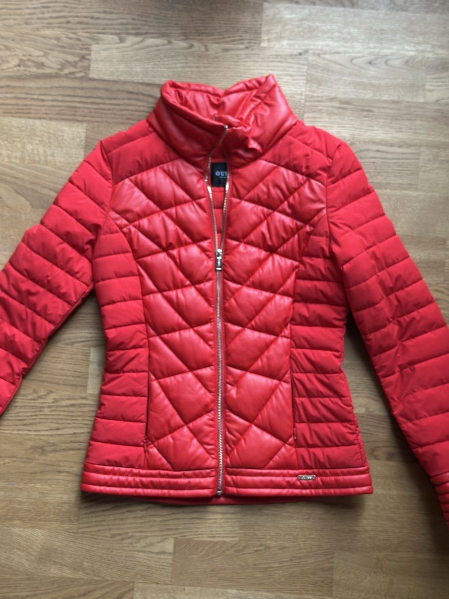 Guess Giacche: Guess Jacke - rot – Nuovo (secondo la descrizione) da Basel venduto da FatmaCan52