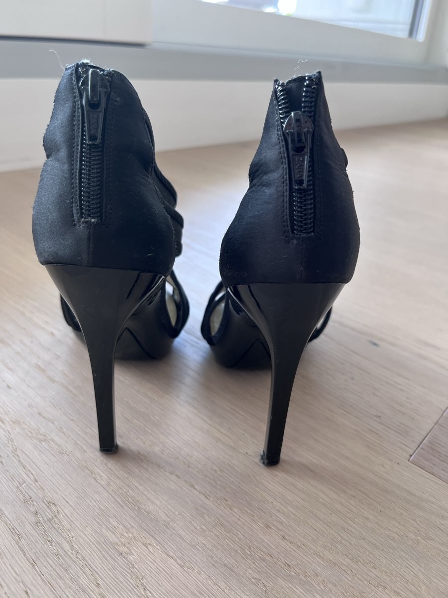 Zara Scarpe da donna: Zara Collection Sandalen Grösse 38  – Usato da Pfäffikon SZ venduto da humming-bird 2