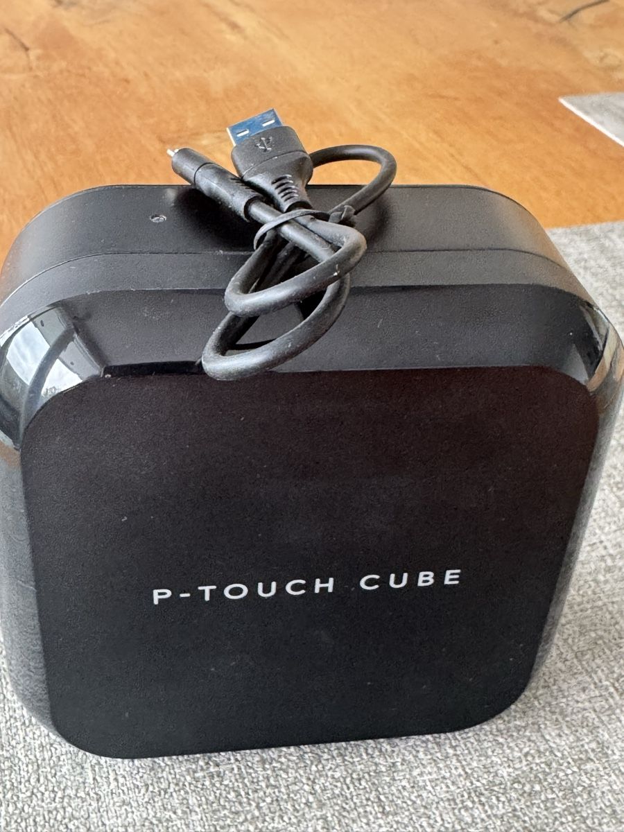 Brother Stampanti: Brother P-Touch Cube PT-P710BT-APP+BT Label Printer – Usato da Oberrohrdorf venduto da Mnussbi63