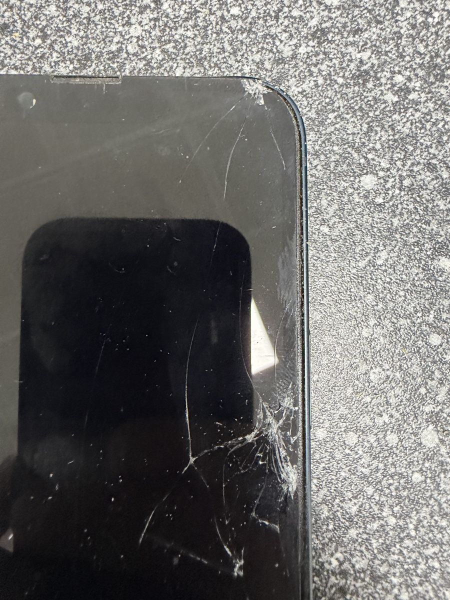 Apple Telefoni cellulari / Smartphones: iPhone 13 écran original cassé - uniquement écran – Difettoso da Bulle venduto da Nghost 3