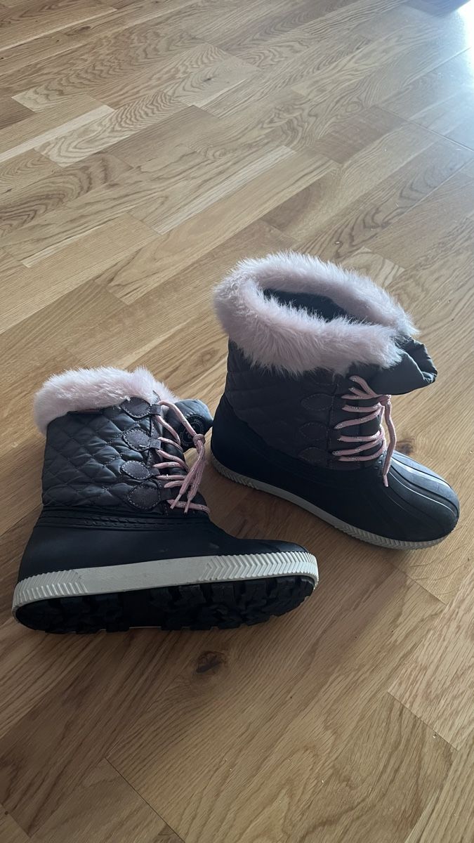 Scarpe per ragazze: Schneeschuhe für Mädchen – Usato da Zürich venduto da Dita06 2