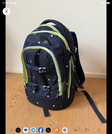 Satch Rucksack marineblau mit Punkten 