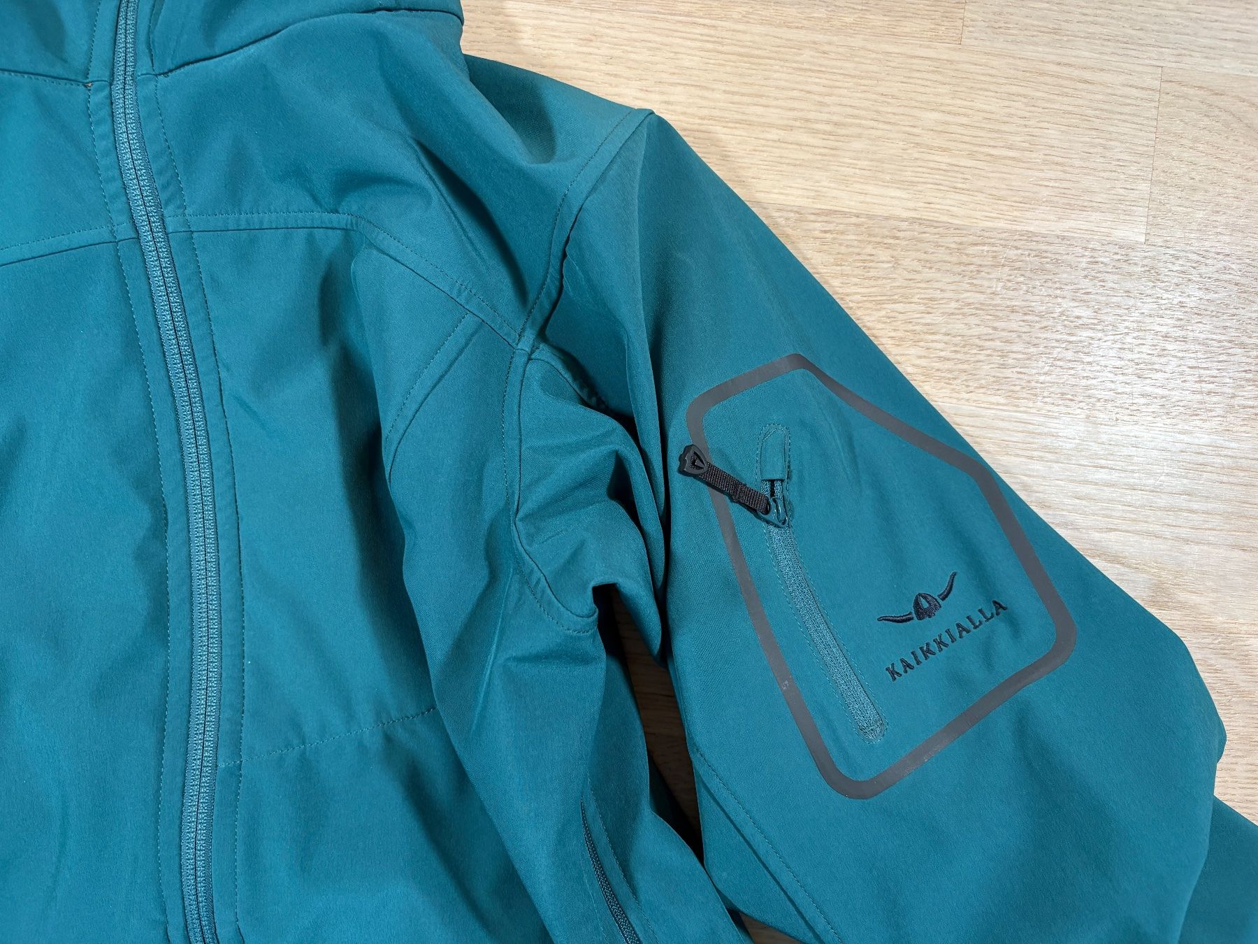 Vestes: Kaikkialla Soft Shell Jacke – D'occasion à Elgg par Jo_Naj 3