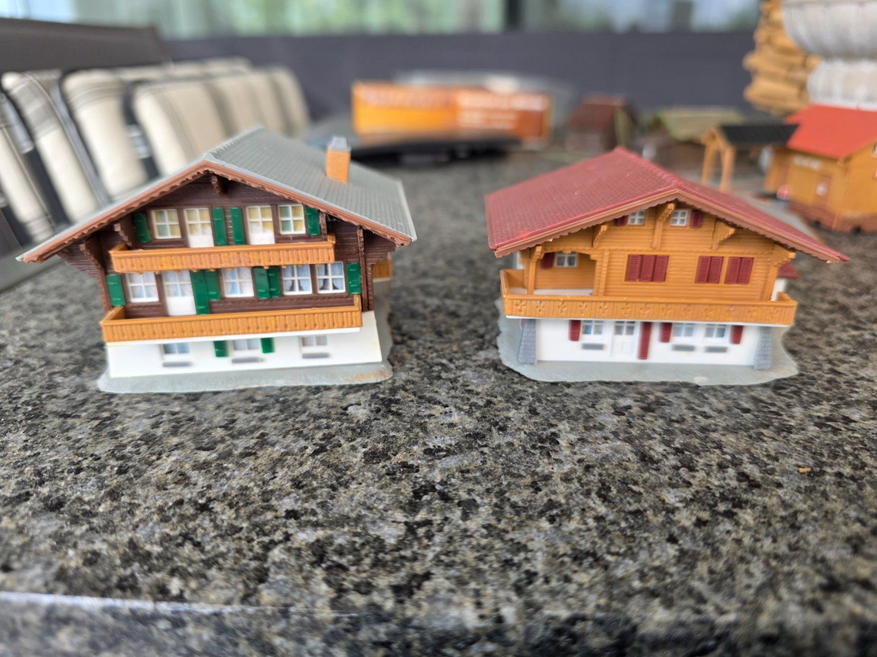 Kibri Modellini di ferrovie: 2 Chalet Kibri Spur N – Usato da Menziken venduto da Musicmaker 1