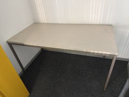 Arbeitstisch / Bürotisch