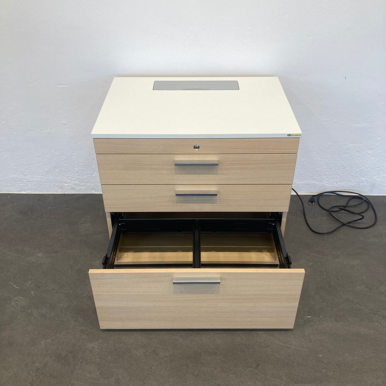 Cassettiere: Echo Classic Sideboard ohne Schlüssel – Usato da Schönenwerd venduto da mcofficeshop 1