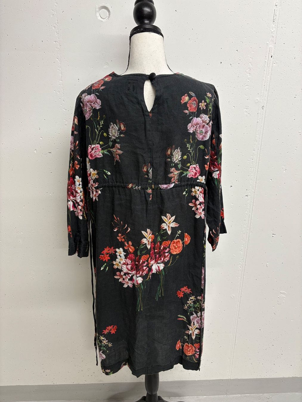 Hannes Roether Kleider: Hannes Roether Kleid aus Leinen Gr. L schwarz Blumen – Neu (gemäss Beschreibung) aus Regensdorf von secondchancefashion 2