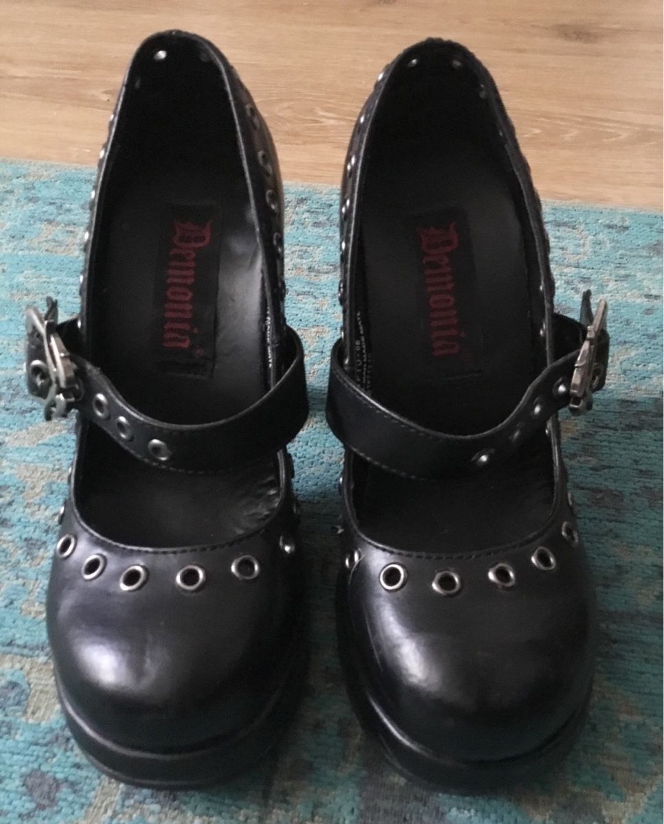 Damenschuhe: Pumps Gothic Style neuwertig – Gebraucht aus Schlieren von Jeajet 7