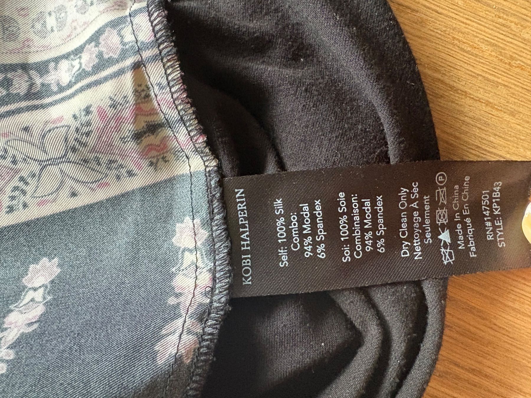 T-shirt: Kobi Halperin Top – Usato da Bern venduto da Sabischu 5