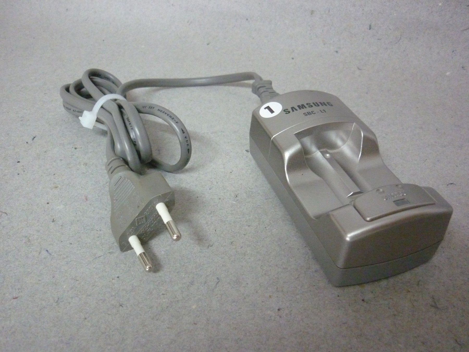 Samsung Altri Accessori: Ladekabel / Samsung / SBC-L1 – Usato da Aarwangen venduto da SEC500