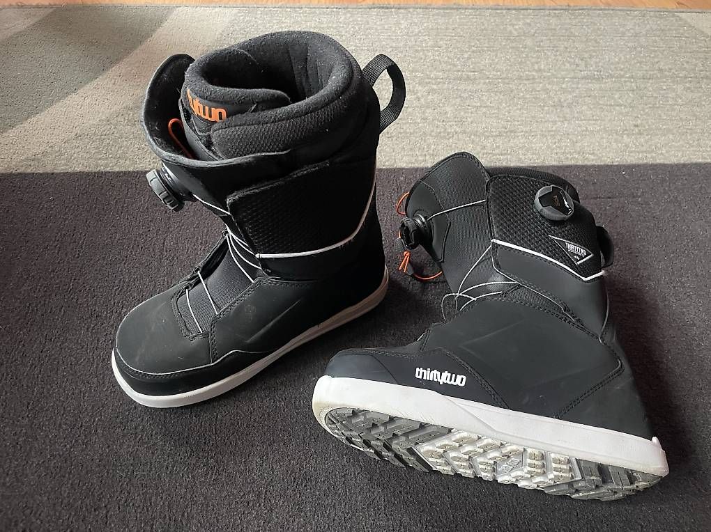 Herrenschuhe: Snowboardschuhe Thirtytwo Gr. 42.5 – Gebraucht aus Zweisimmen von Mikat 1