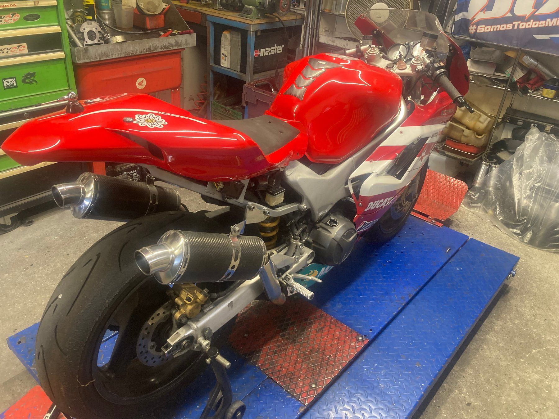 Honda Strada: Honda VTR1000F – Usato da Fully venduto da RC30-1988 3
