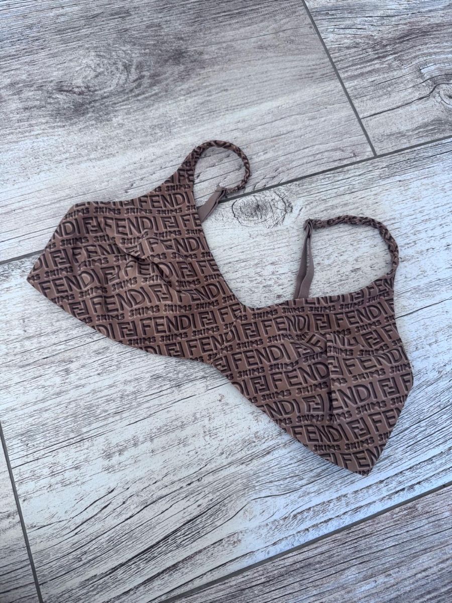 Fendi Tops: Fendi skims top  – Neu (gemäss Beschreibung) aus Melide von Nikola-123