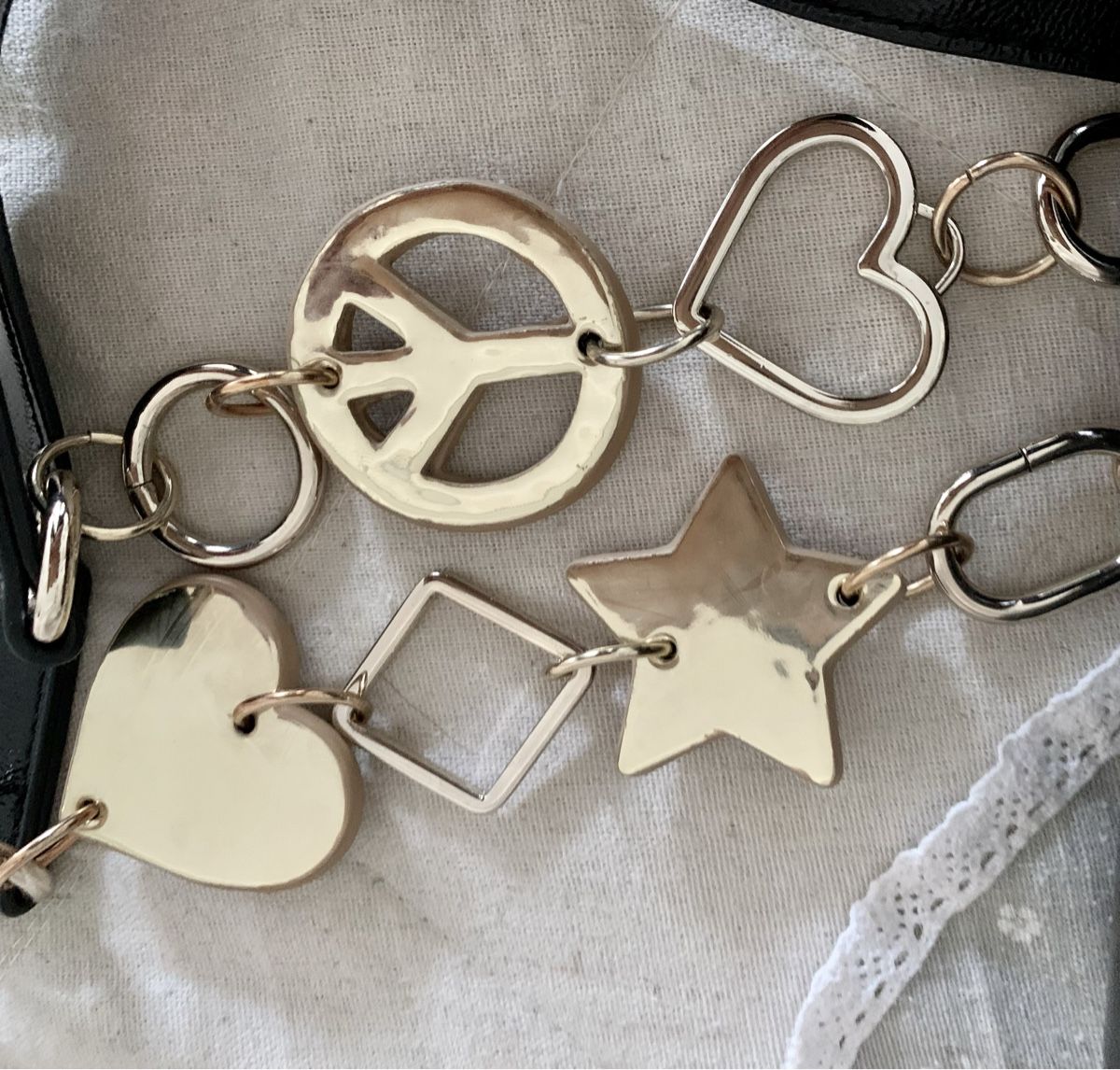 Moschino Zaini: Love Moschino Rucksack – Usato da Niederurnen venduto da Chanel40 4