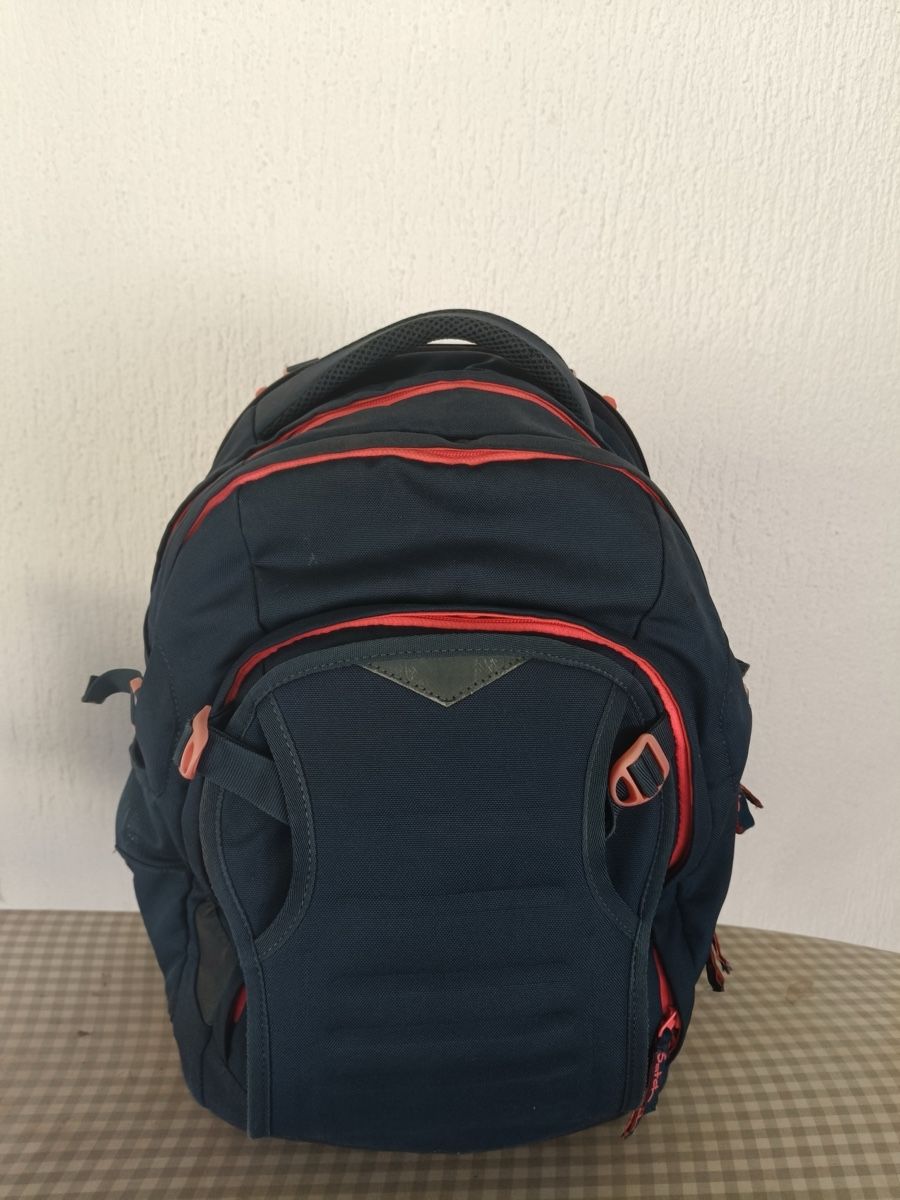 Satch Borse & Zaini: Satch Schulrucksack - Pink Phantom (Original Preis CHF 120) – Usato da Konolfingen venduto da coolingguy