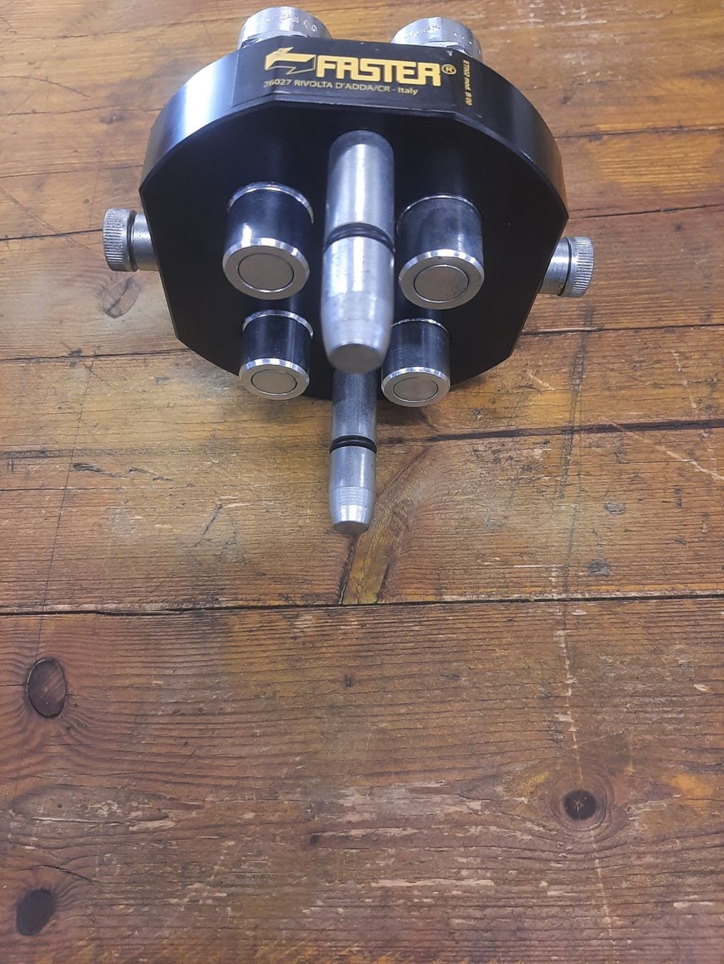 Trattori: Fester P506 Stecker IG 4x3/8 BSP – Nuovo (secondo la descrizione) da Eschlikon TG venduto da Freitech.2015 1