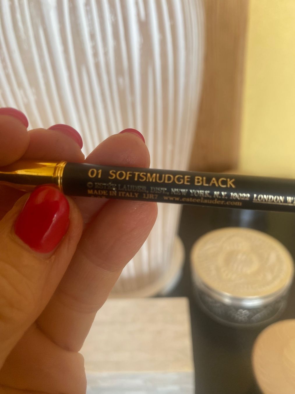 Estée Lauder Maquillage: ESTÉE Lauder Soft smudge black 01 – D'occasion à Belmont-sur-Lausanne par chu_vxf5 1