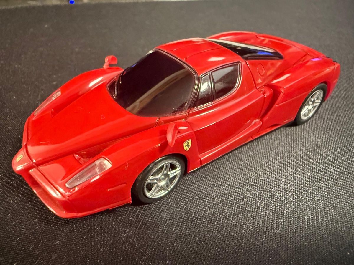Ferrari Modellini d'auto: Voiture télécommandée Ferrari Enzo rouge Silverlit 2010 – Usato da Henniez venduto da jcf_6rzc 1