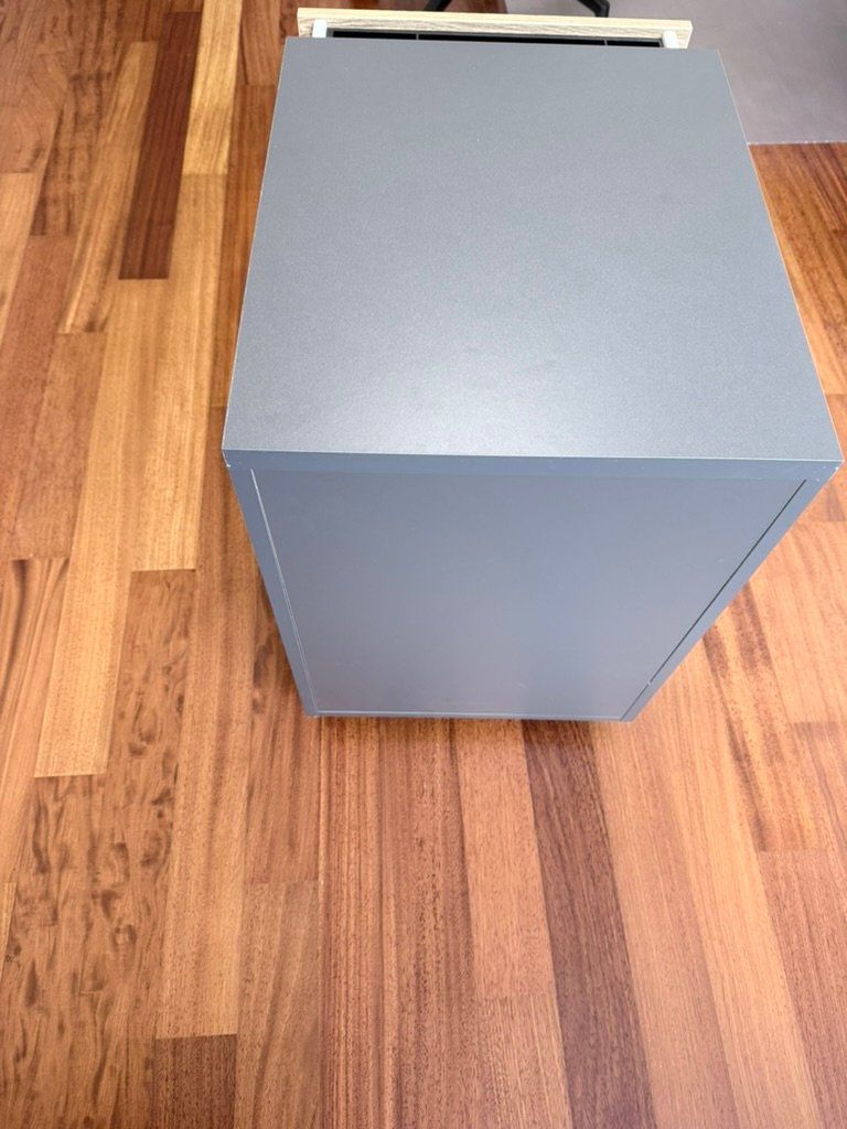 Korpus: Rollcontainer mit vier Schubladen Eiche Optik und Grau – Gebraucht aus zug von inzug 3